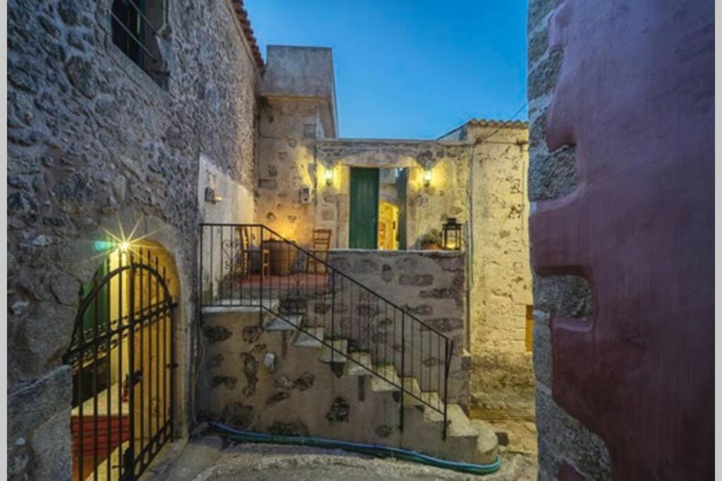 Moundros 1620 Venetian Residence Exterior photo