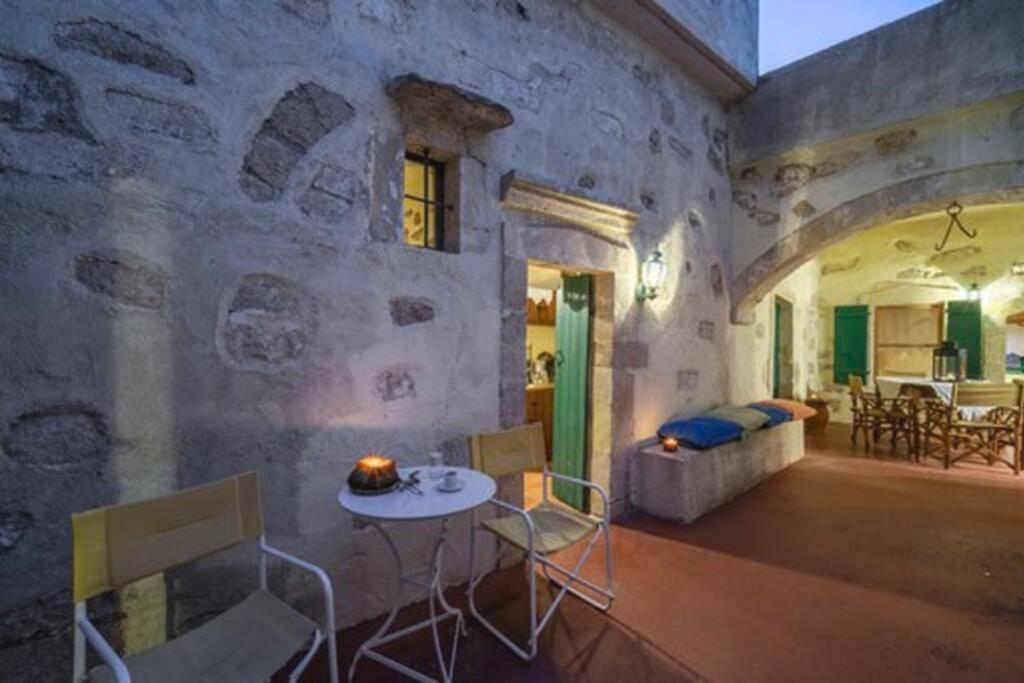 Moundros 1620 Venetian Residence Exterior photo