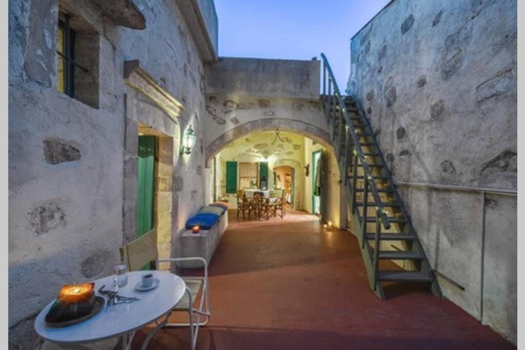 Moundros 1620 Venetian Residence Exterior photo